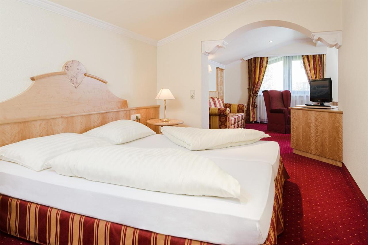 Hotel Jenbacherhof B&B Екстериор снимка
