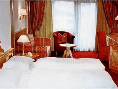 Hotel Jenbacherhof B&B Екстериор снимка
