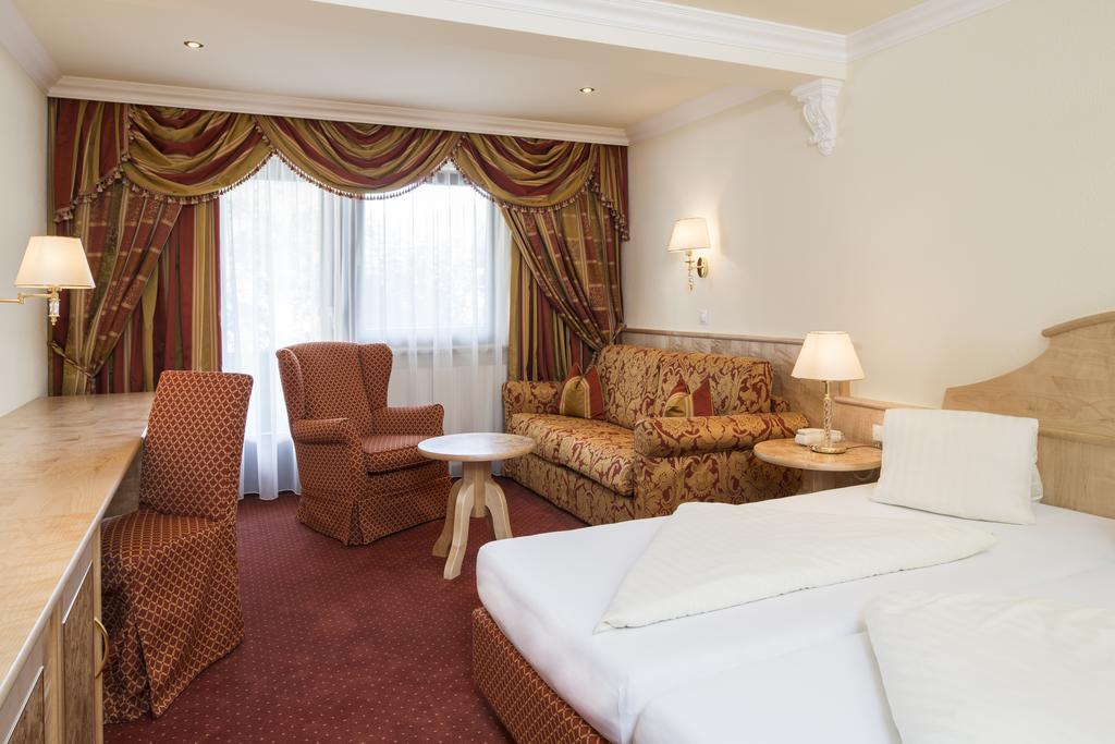 Hotel Jenbacherhof B&B Стая снимка
